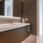 Apartment Modern 2bdr With Garage By Lovelystay *