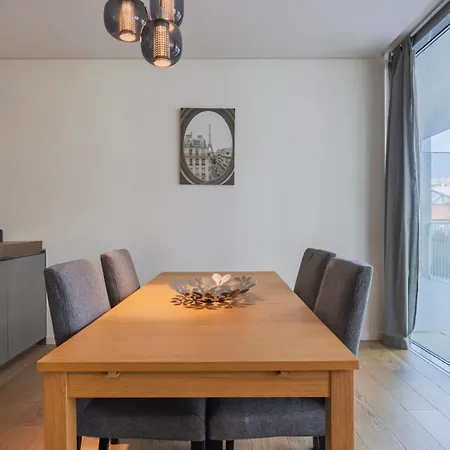 Modern 2bdr With Garage By Lovelystay *