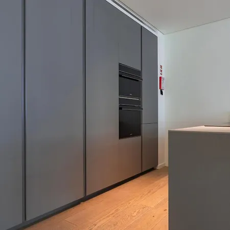 Apartment Modern 2bdr With Garage By Lovelystay Lisbon