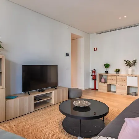 Modern 2bdr With Garage By Lovelystay Апартаменти Лісабон